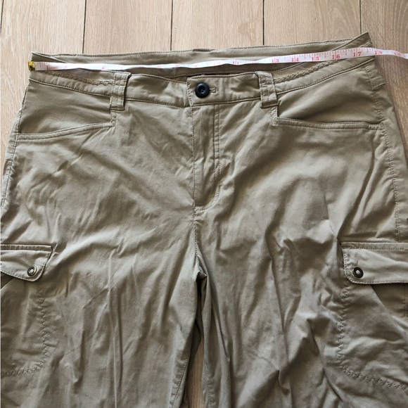 Eddie Bauer Outdoor Hiking Shorts with Zippered Pockets in Beige Size 16 - Picture 2 of 16